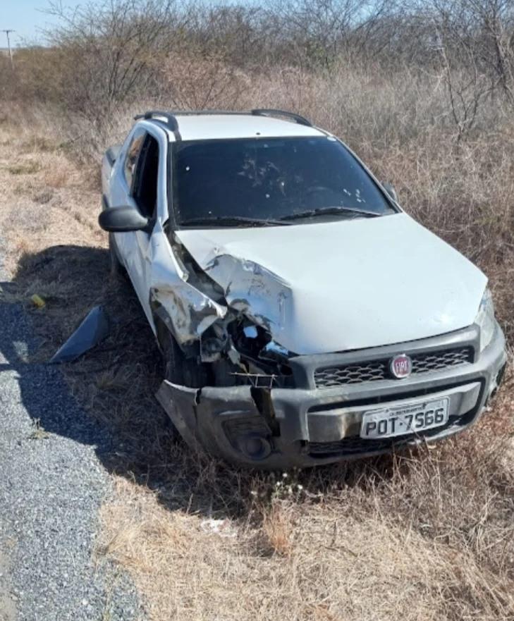 Acidente fatal na CE-187, em Tauá, envolvendo carro e moto