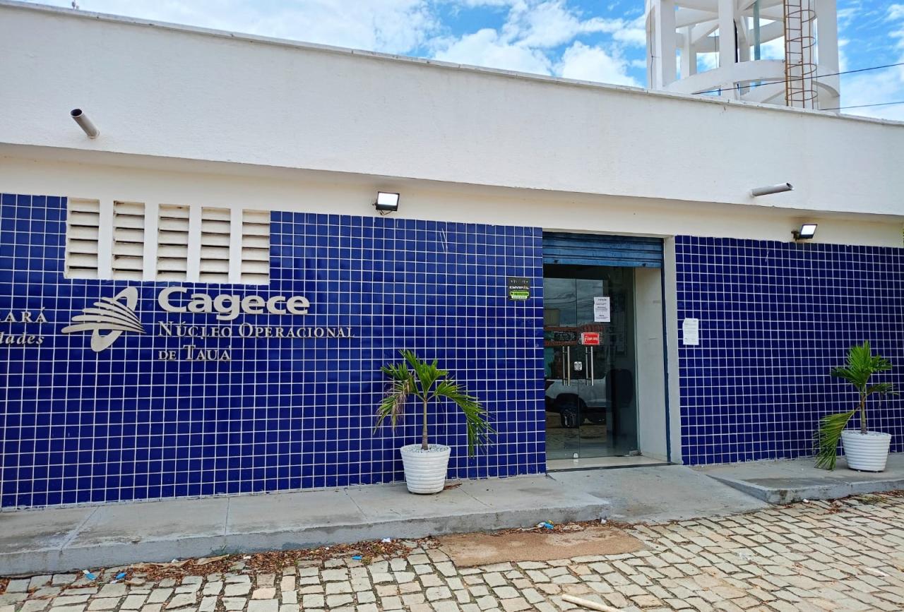 População reclama da falta de água em Tauá