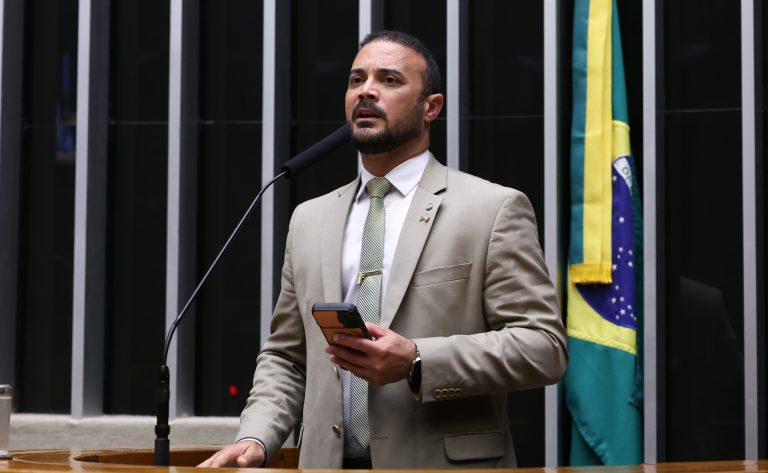 Projeto torna crime o uso de animais no tráfico de drogas